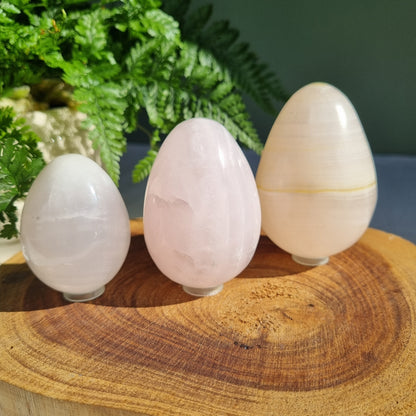 Mangano Calcite Egg