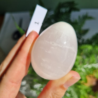 Mangano Calcite Egg