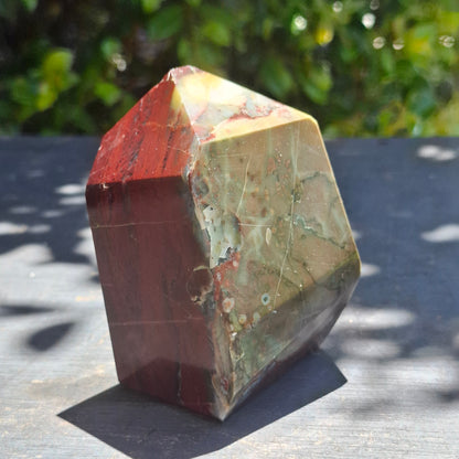 Red and Green Serpentine Generator - Pakistan - 502g