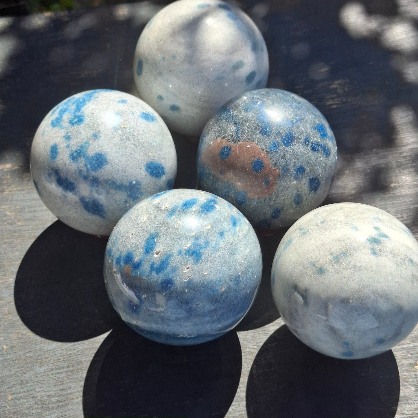 Apatite in Cleavelandite Sphere