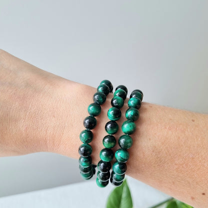Green Dyed Tigers Eye Round Bead Bracelet - 8mm - Sparrow and Fox